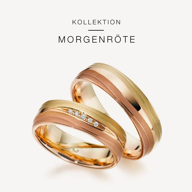 Juwelier-Morawitz-Gerstner-Kollektion-Morgenroete Ein Paar Goldringe aus der Kollektion „Morgenröte“ von Juwelier Morawitz aus Düsseldorf. Die Ringe bestehen aus einer Mischung aus Rosé- und Gelbgold mit einer glatten, polierten Oberfläche. Ein Ring ist mit einer horizontalen Linie kleiner Diamanten verziert. Der Hintergrund ist weiß.