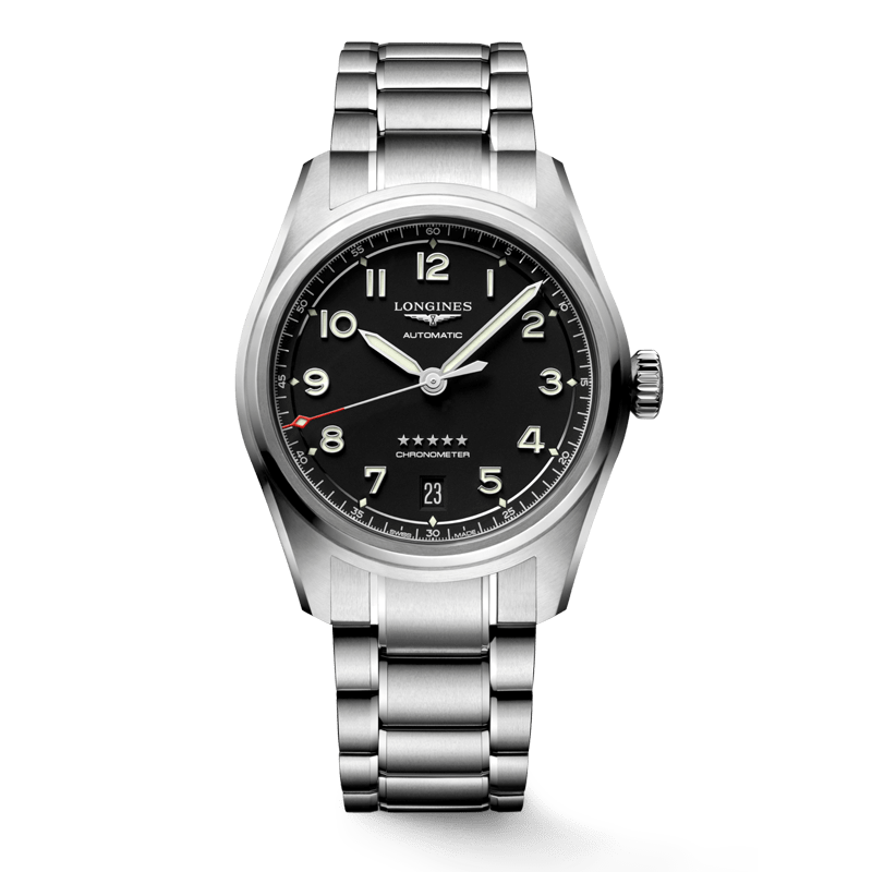 LONGINES © 2024 Eine elegante silberne Longines-Armbanduhr mit schwarzem Zifferblatt, weißen arabischen Ziffern und Zeigern, einer Datumsanzeige bei 6 Uhr und einer Chronometerbezeichnung mit fünf Sternen darüber. Sie ist bei Juwelier Morawitz in Düsseldorf erhältlich und verfügt über ein Edelstahlarmband und ein Automatikwerk.