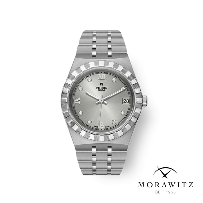 Eine silberne Tudor-Damenuhr mit Metallarmband, mit römischen Stundenmarkierungen und Diamantindizes. Sie verfügt über eine Datumsanzeige auf der 3-Uhr-Position. In der unteren rechten Ecke steht „MORAWITZ SEIT 1955“.