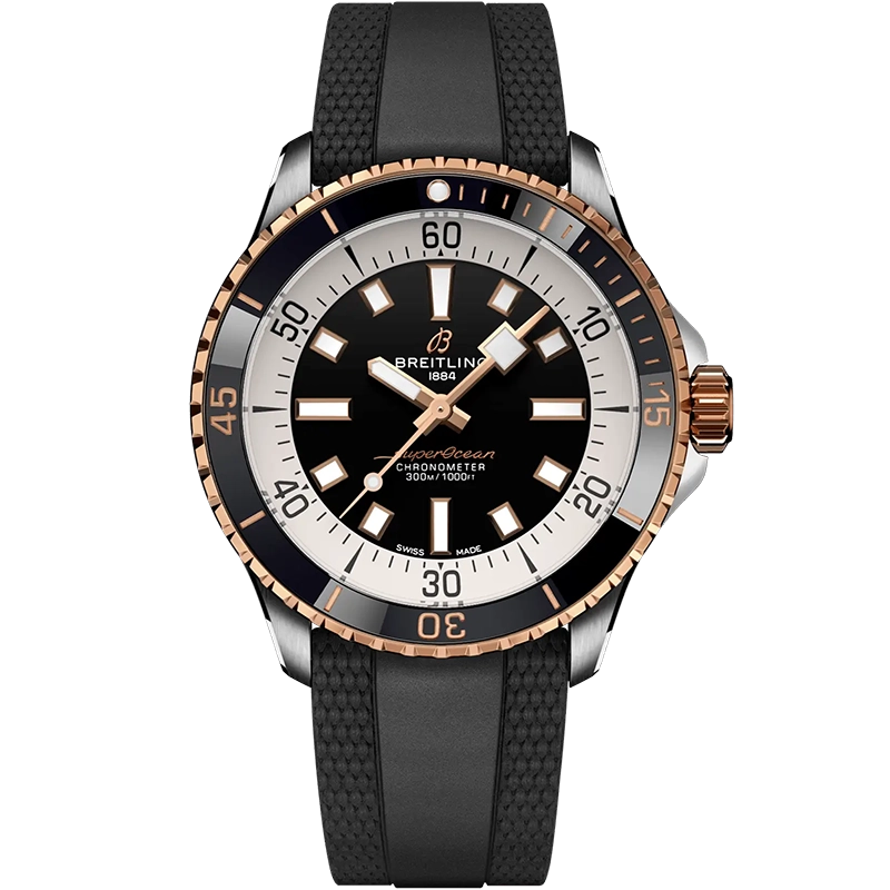 Juwelier-Morawitz-Breitling-Superocean-u17375211b1s1 Eine Breitling Superocean-Uhr mit schwarzem Zifferblatt, silbernen und goldenen Akzenten und schwarzem Gummiarmband. Das Zifferblatt verfügt über weiße Stundenmarkierungen, eine Datumsfunktion und eine drehbare Lünette.